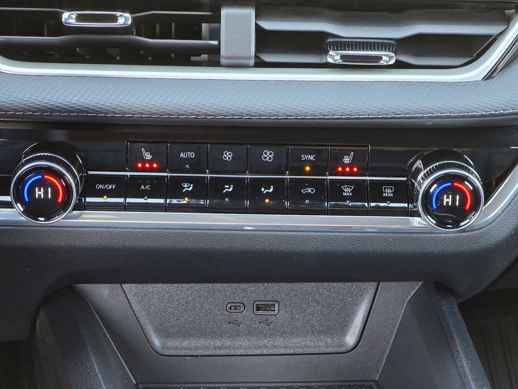 2026 Mosaic Black Metallic Chevrolet Equinox LT FWD SUV