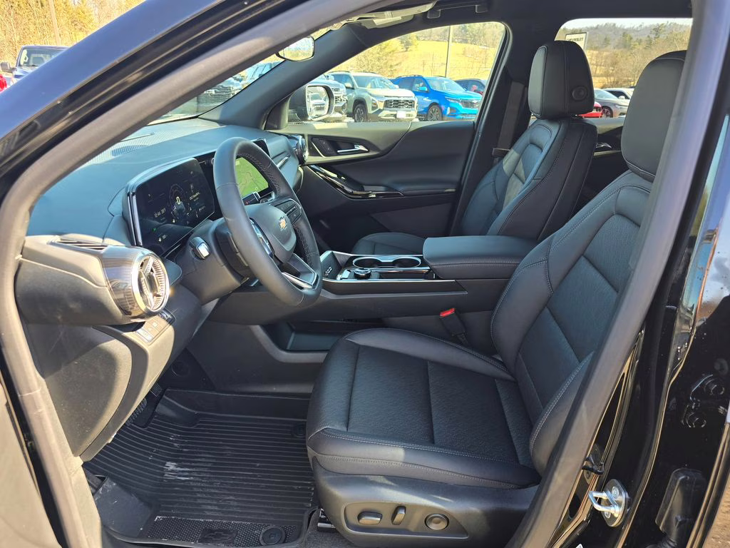 2026 Mosaic Black Metallic Chevrolet Equinox LT FWD SUV