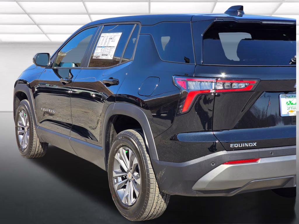 2026 Mosaic Black Metallic Chevrolet Equinox LT FWD SUV