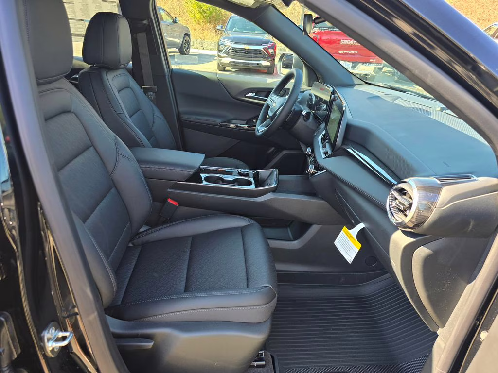 2026 Mosaic Black Metallic Chevrolet Equinox LT FWD SUV