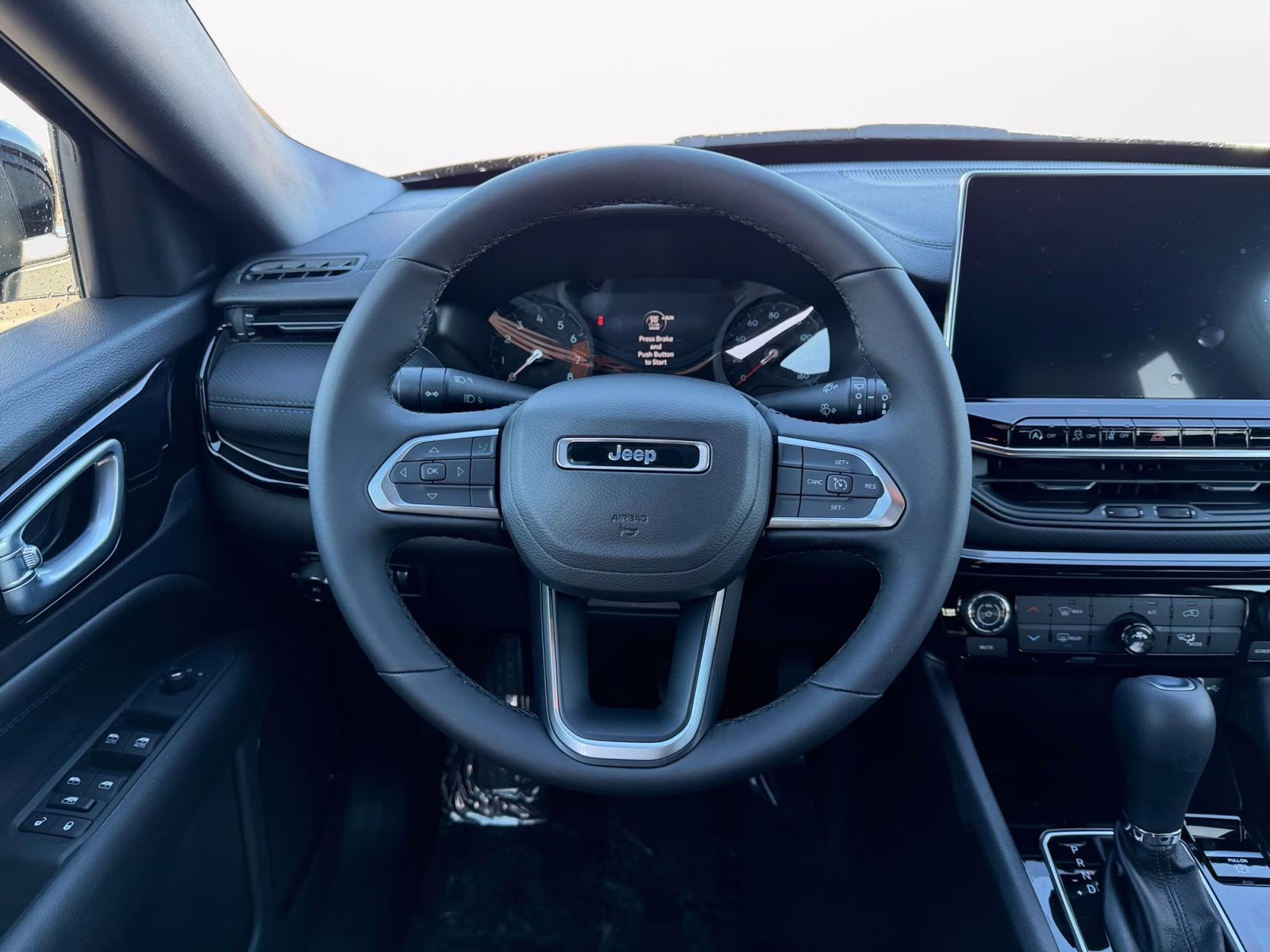 2026 Diamond Black Crystal Pearlcoat Jeep Compass Latitude 4X4 SUV