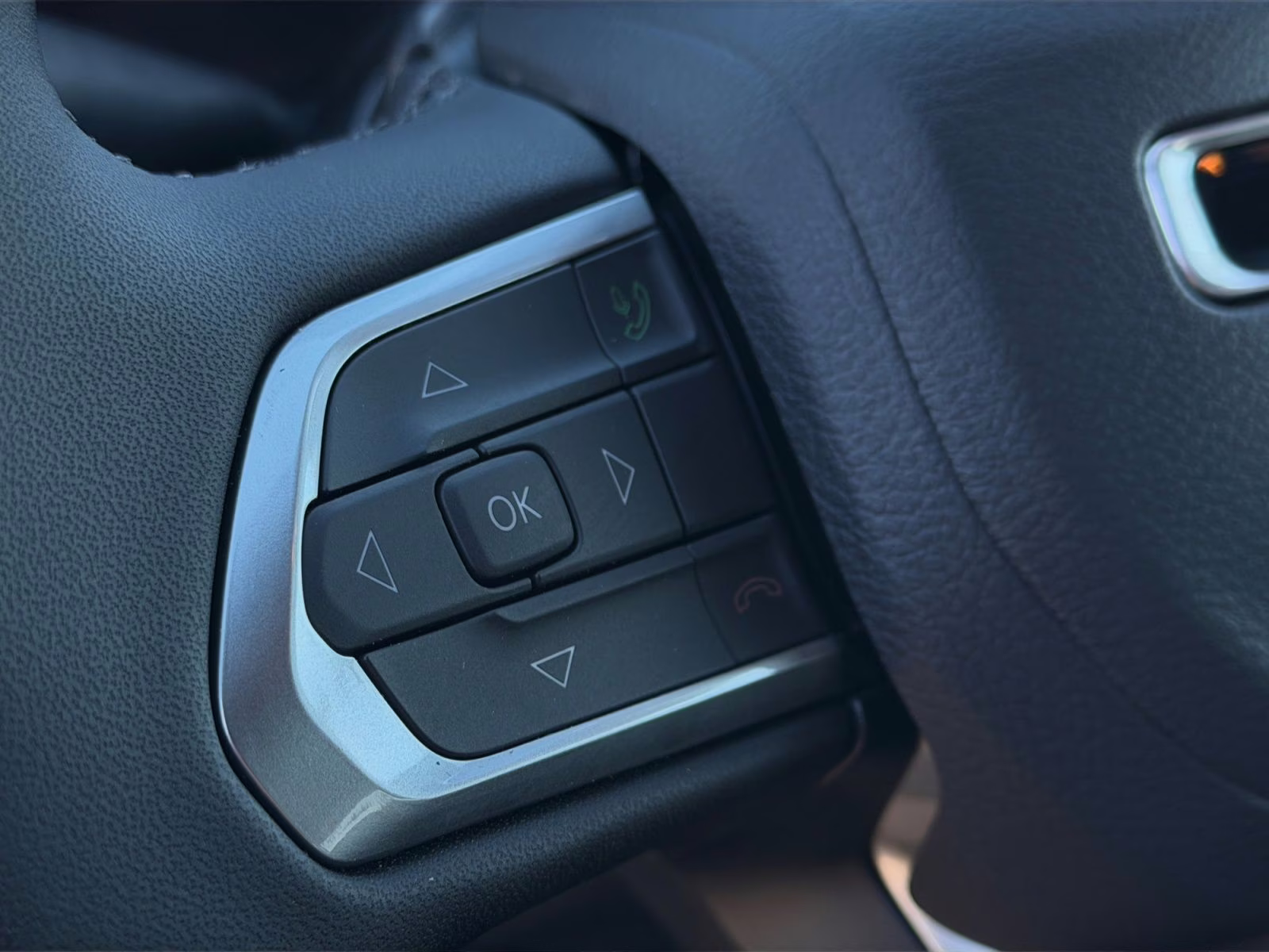 2026 Diamond Black Crystal Pearlcoat Jeep Compass Latitude 4X4 SUV