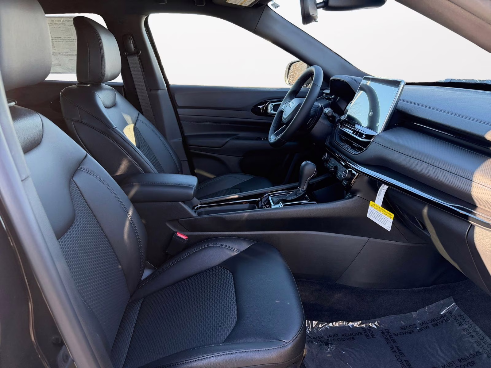 2026 Diamond Black Crystal Pearlcoat Jeep Compass Latitude 4X4 SUV