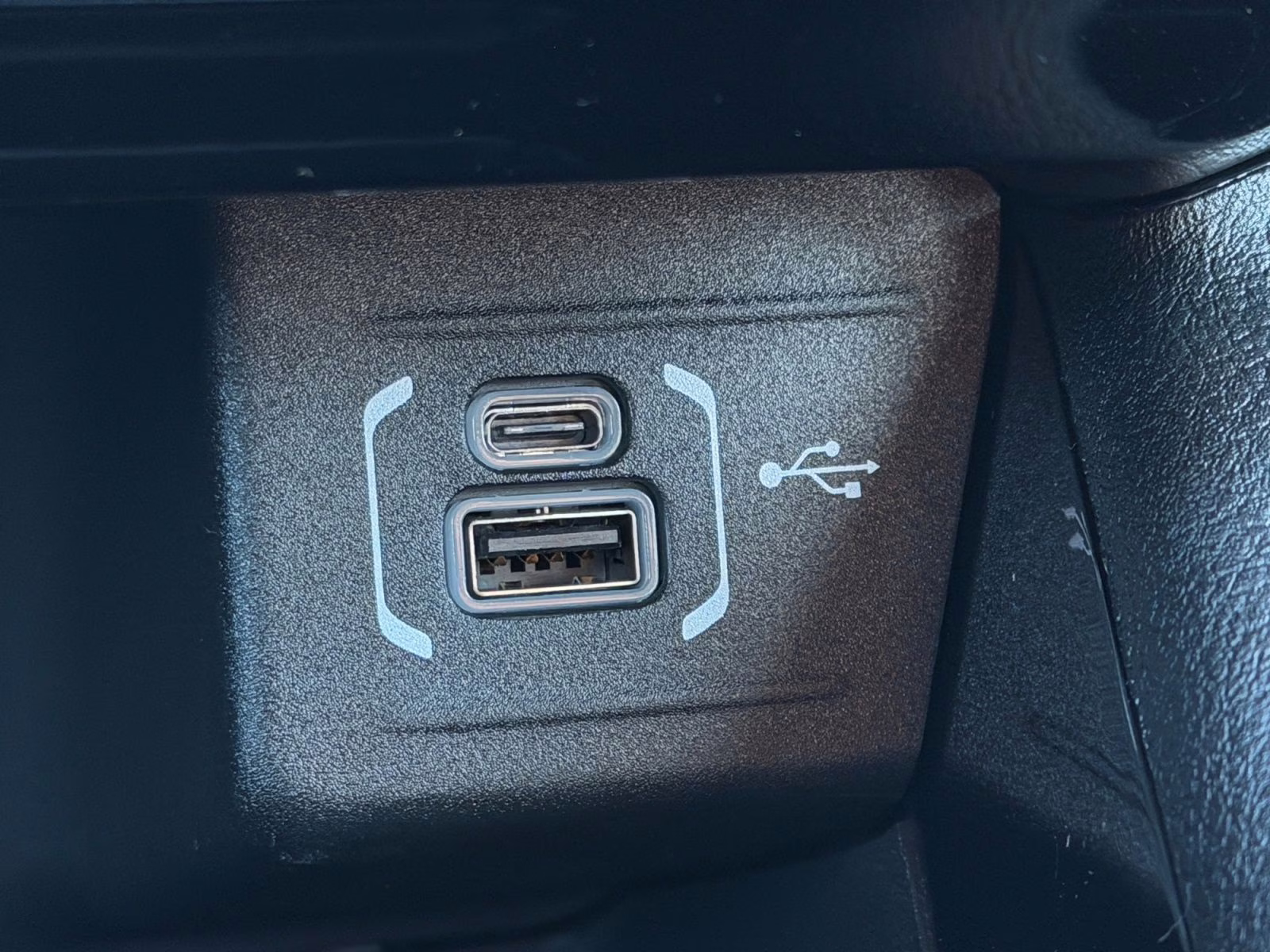 2026 Diamond Black Crystal Pearlcoat Jeep Compass Latitude 4X4 SUV