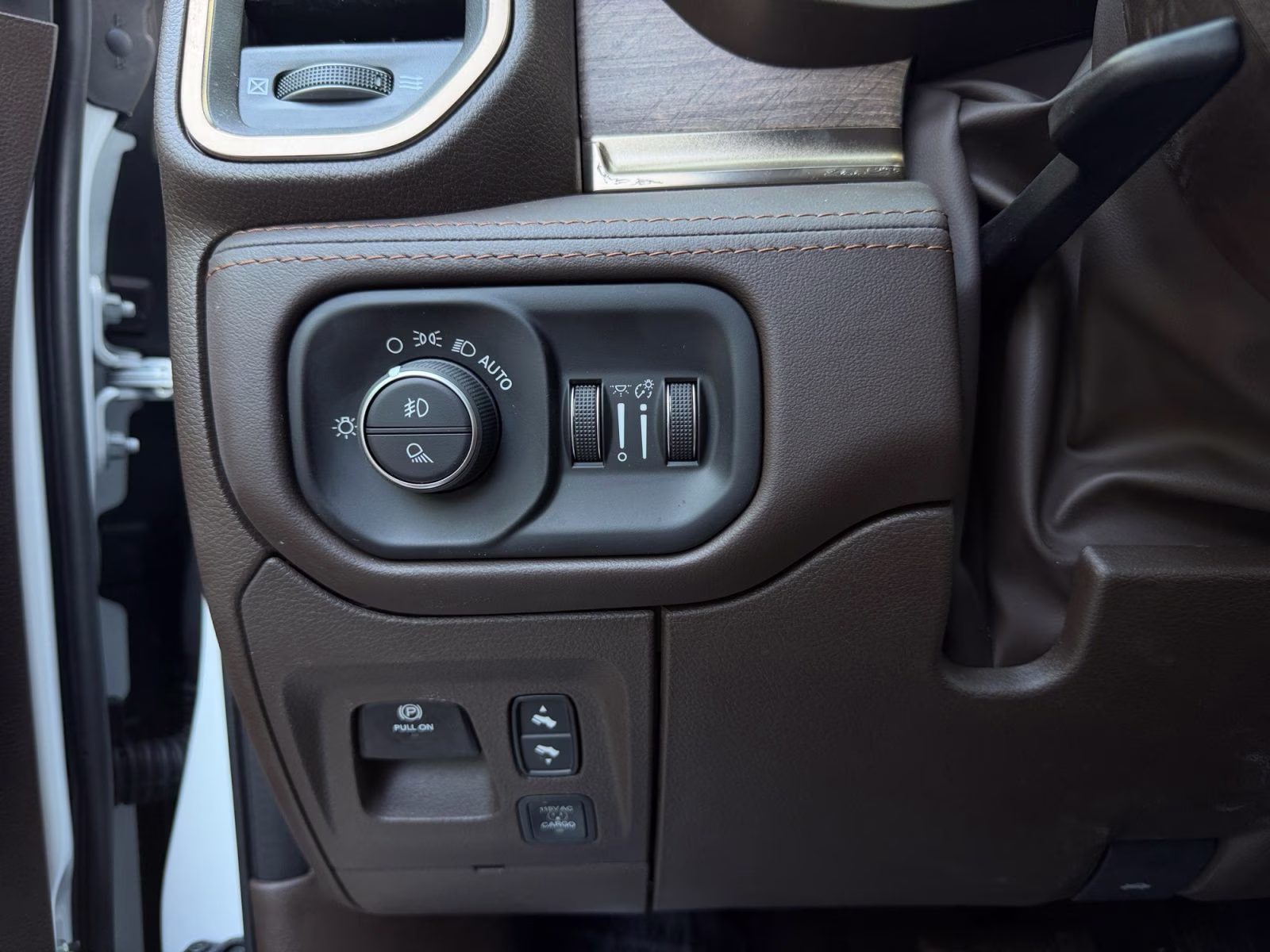 2026 Ivory White Tri-Coat Pearlcoat Ram 1500 Limited 4X4 Truck
