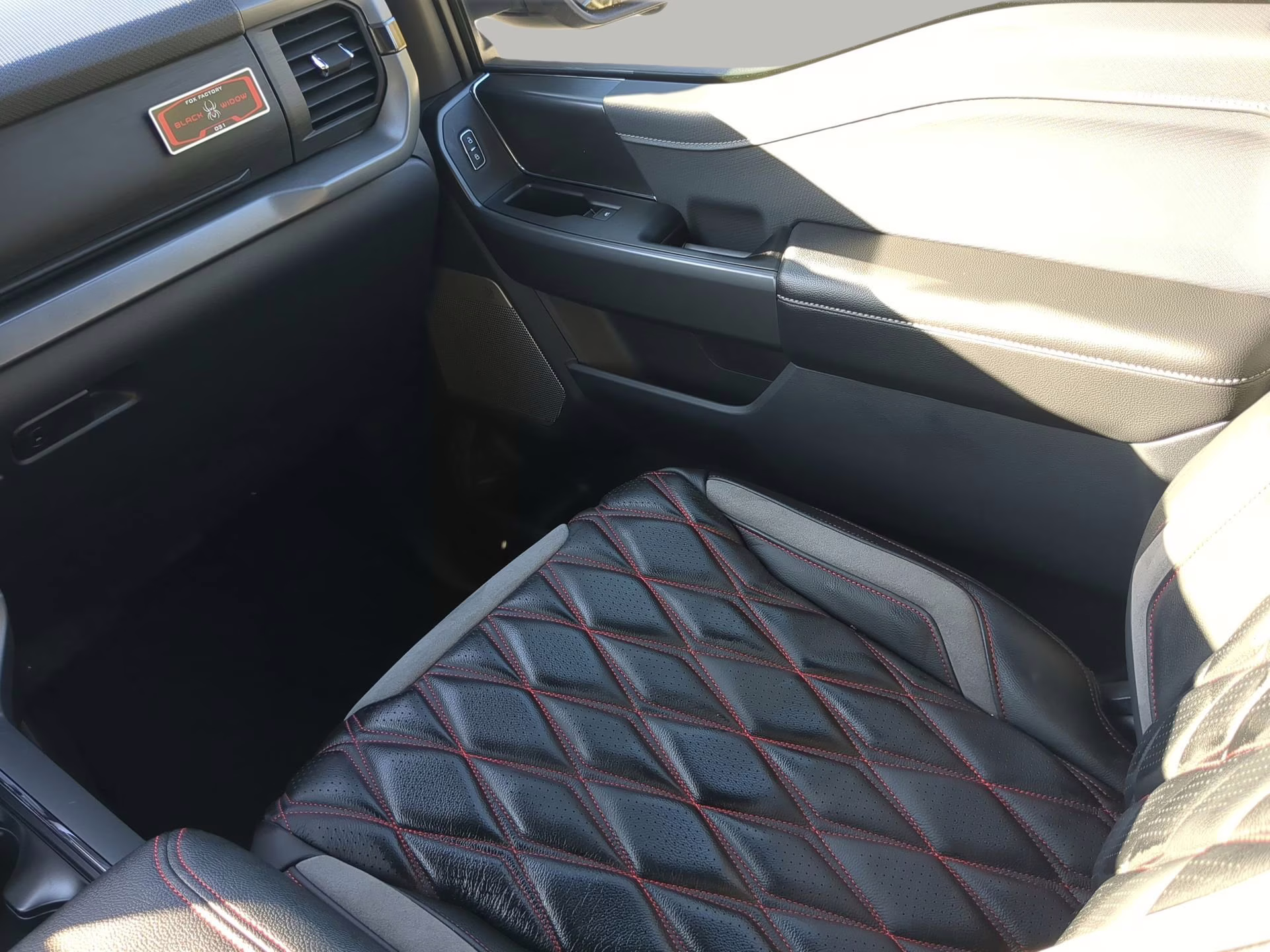 2026 Agate Black Metallic Ford F-150 XLT Crew Cab Pickup 4X4 Truck