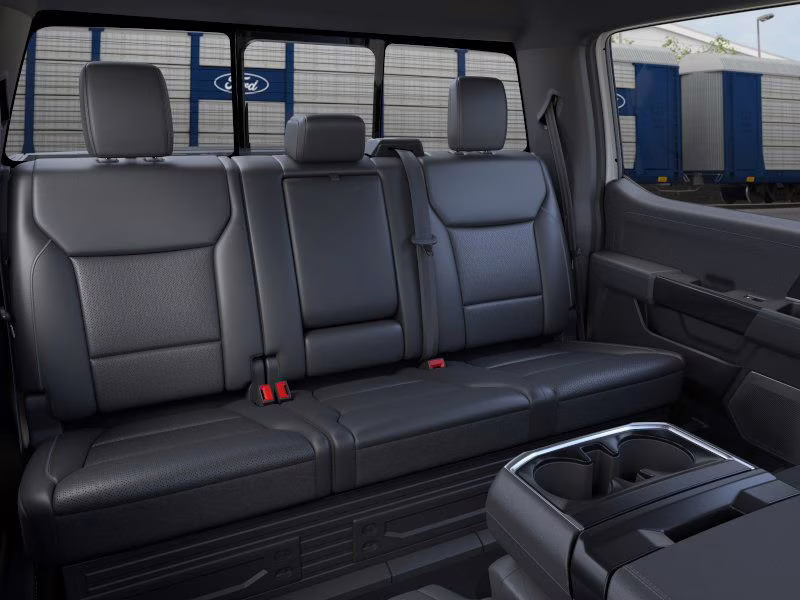 2026 Oxford White Ford F-150 LARIAT Crew Cab Pickup 4X4 Truck