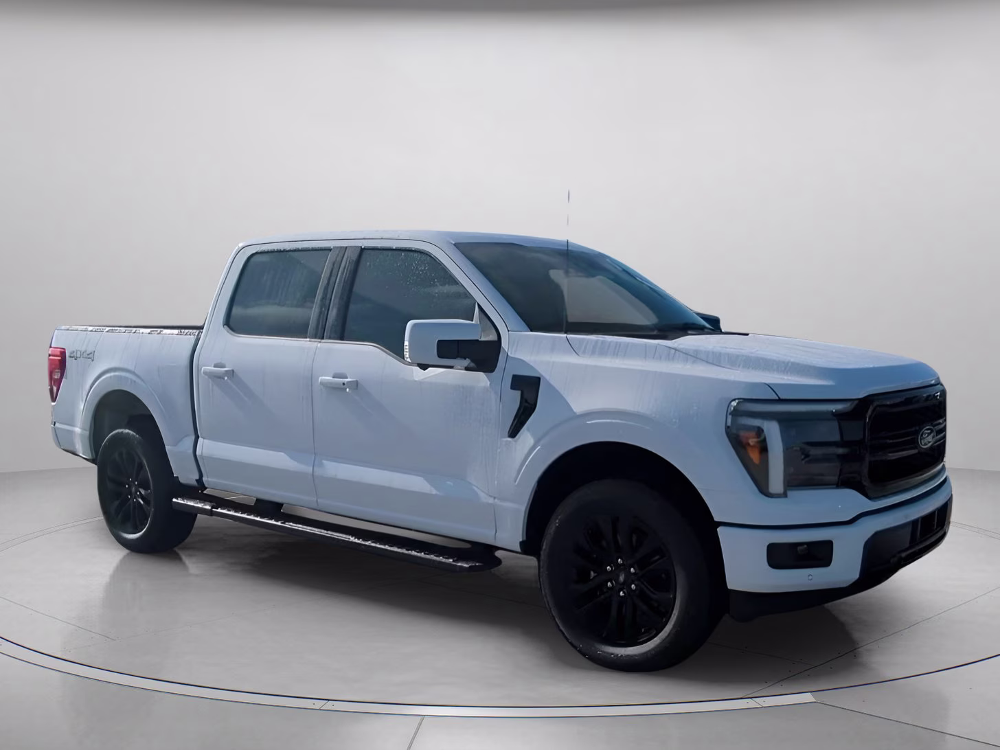 2026 Oxford White Ford F-150 LARIAT Crew Cab Pickup 4X4 Truck