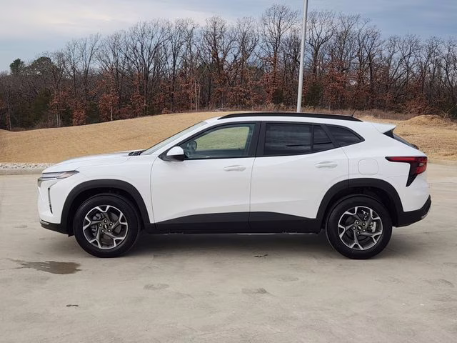 2026 Summit White Chevrolet Trax LT FWD SUV