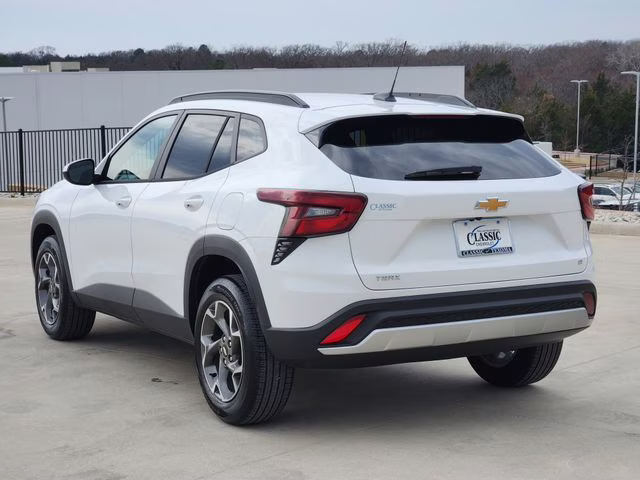 2026 Summit White Chevrolet Trax LT FWD SUV
