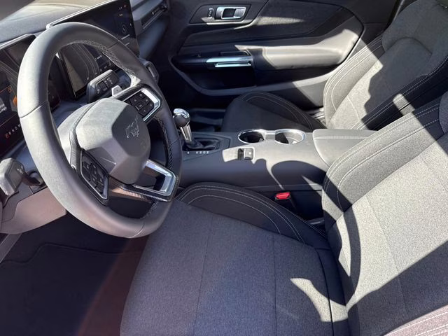 2026 Oxford White Ford Mustang GT RWD Coupe