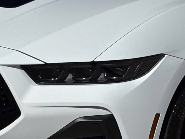 2026 Oxford White Ford Mustang GT RWD Coupe