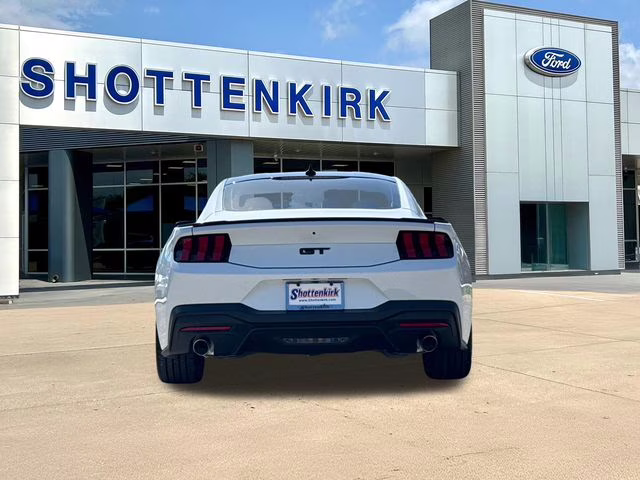 2026 Oxford White Ford Mustang GT RWD Coupe
