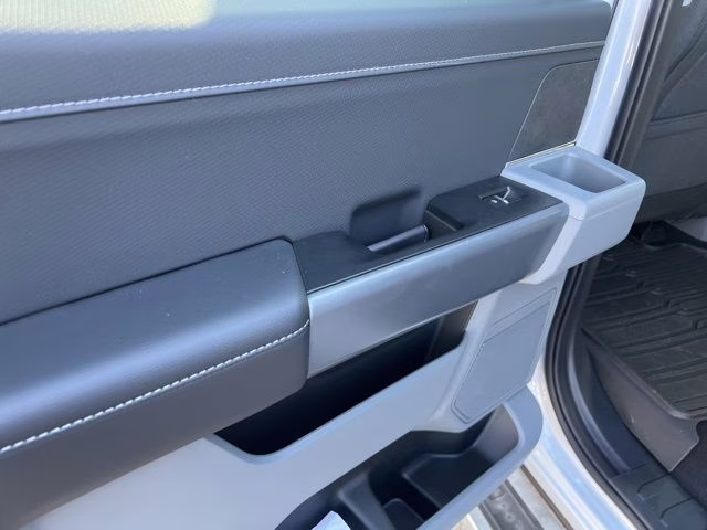 2025 White Metallic Ford F-150 XLT 4X4 Truck