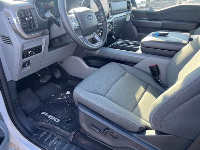 2025 White Metallic Ford F-150 XLT 4X4 Truck