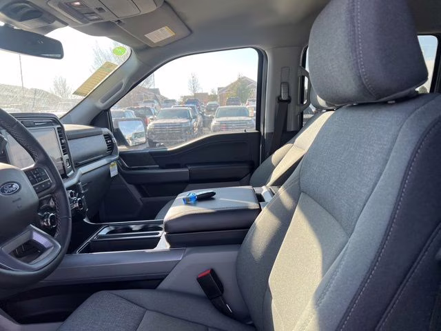 2025 White Metallic Ford F-150 XLT 4X4 Truck