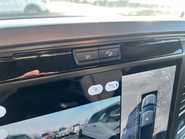 2025 White Metallic Ford F-150 XLT 4X4 Truck