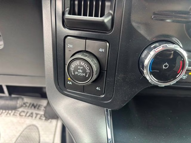 2025 Gray Ford F-150 Lariat 4X4 Truck