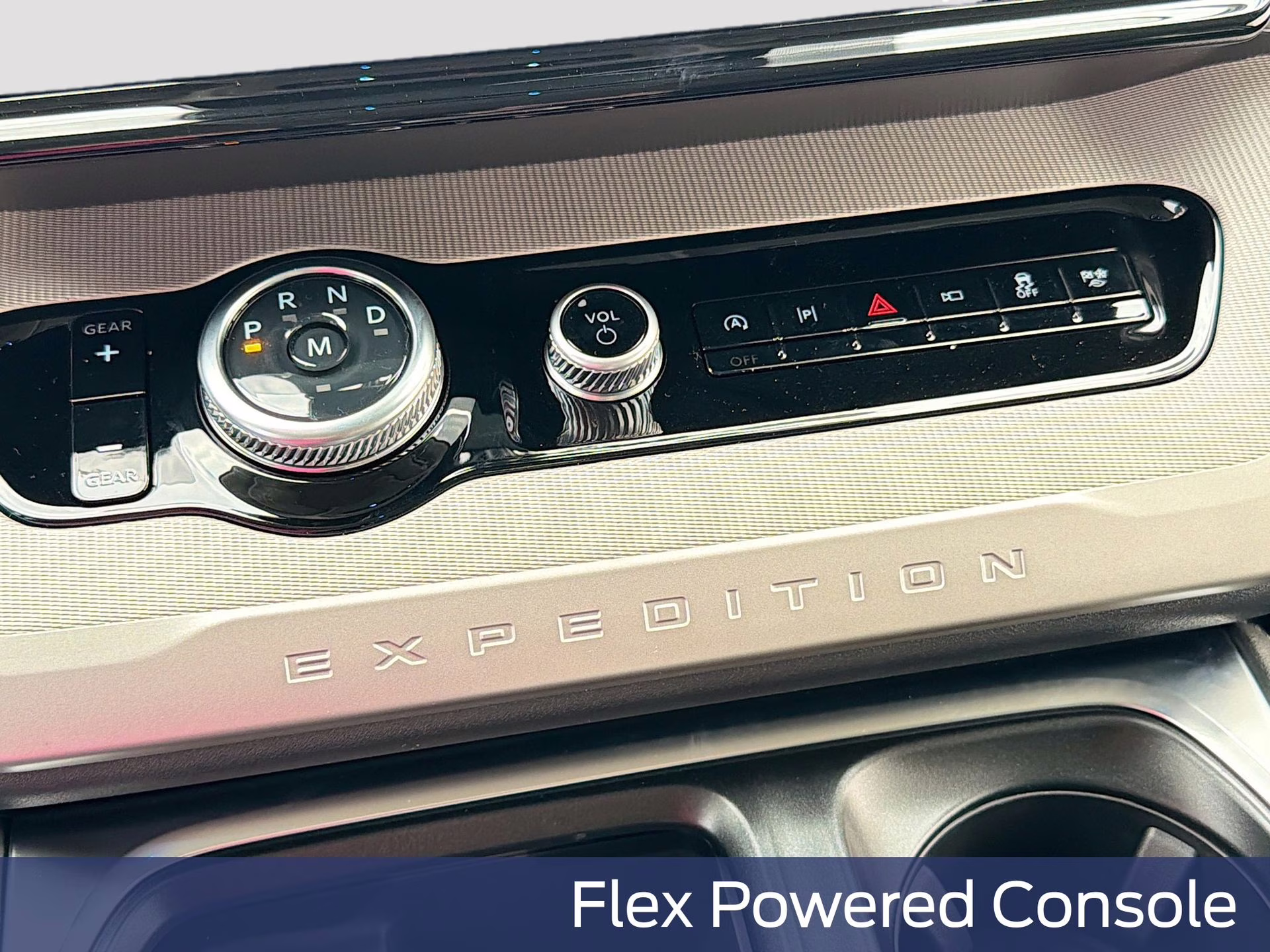 2026 Star White Metallic Tri-Coat Ford Expedition Active RWD SUV