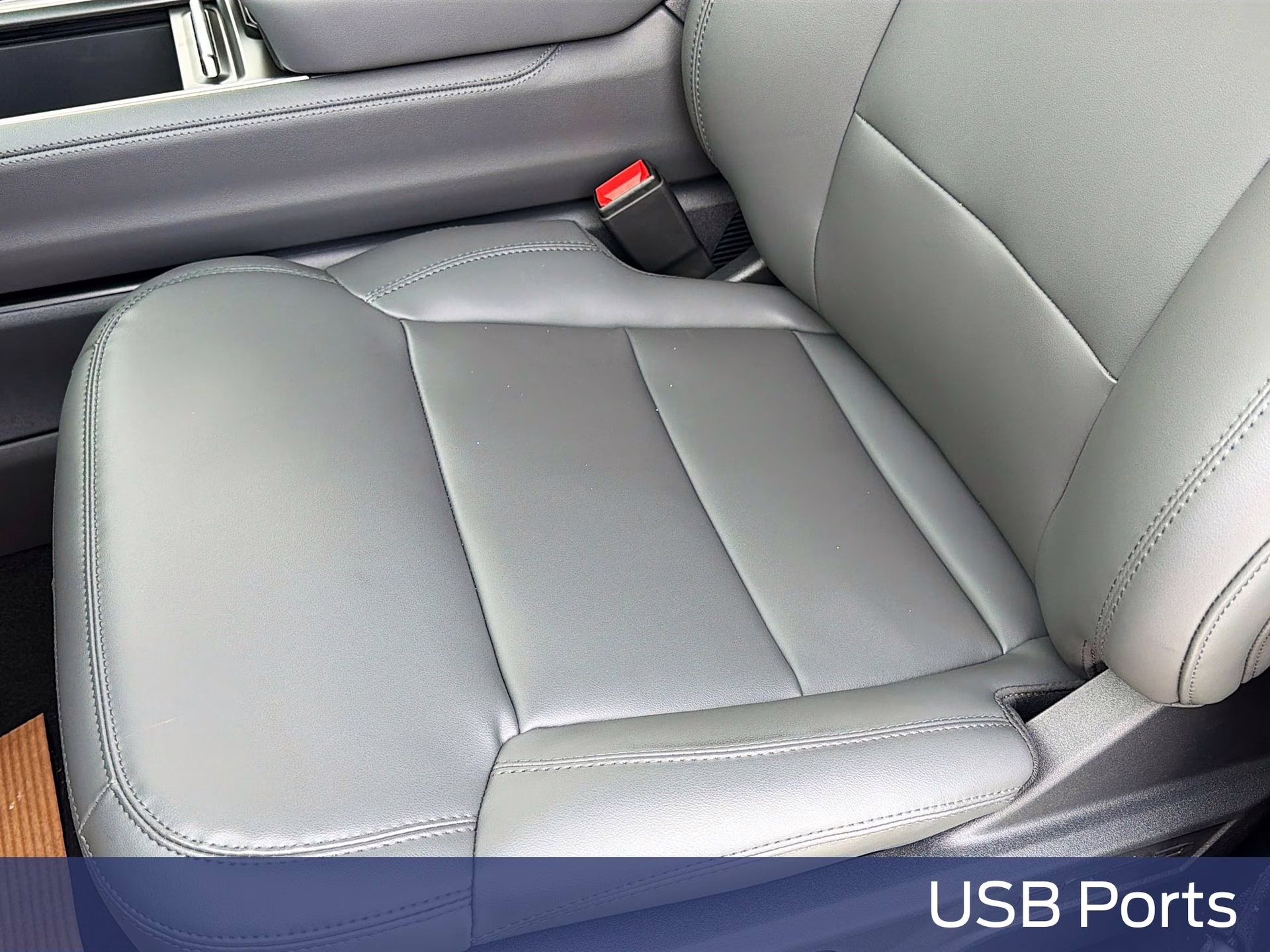 2026 Star White Metallic Tri-Coat Ford Expedition Active RWD SUV