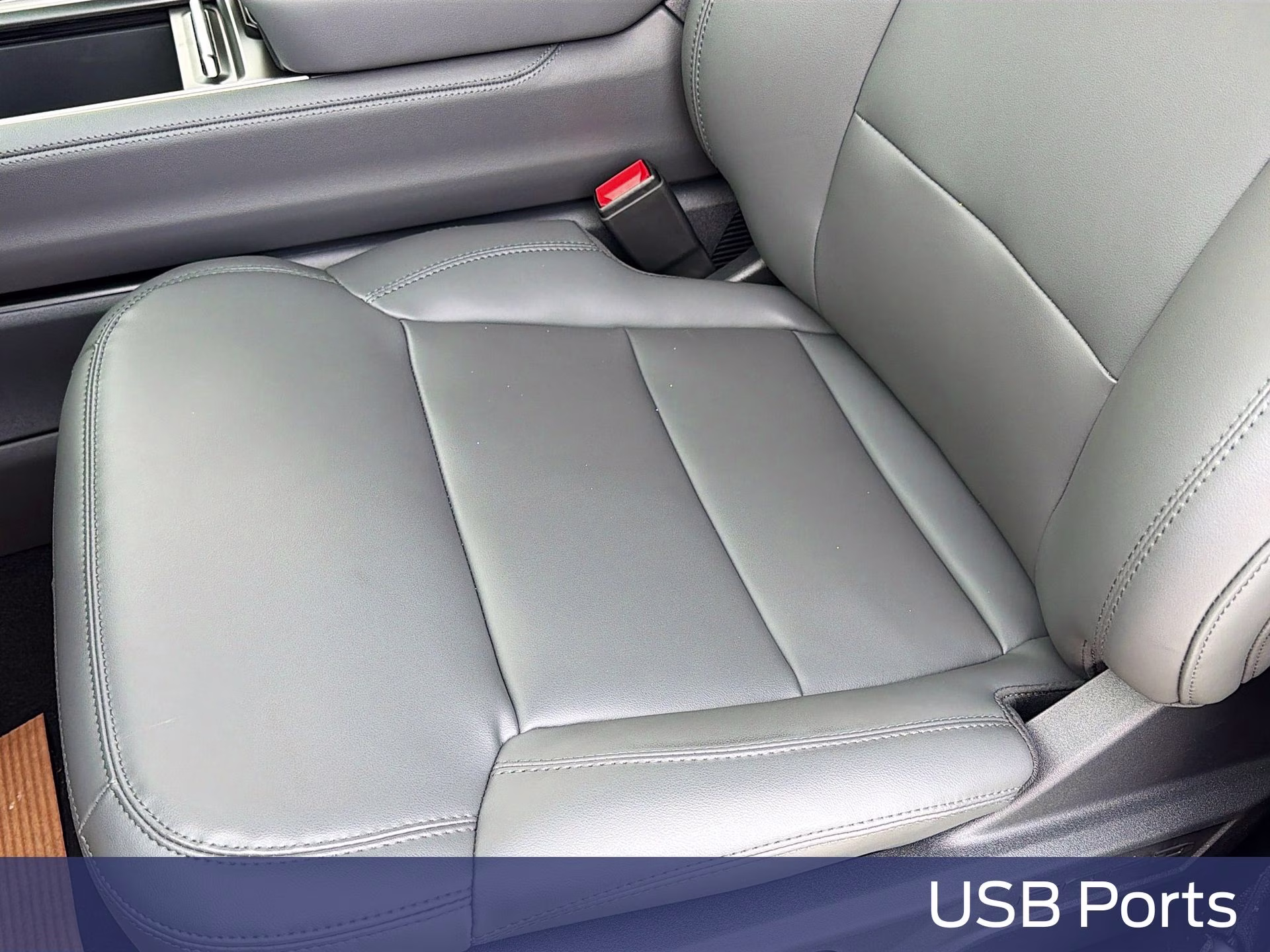 2026 Star White Metallic Tri-Coat Ford Expedition Active RWD SUV