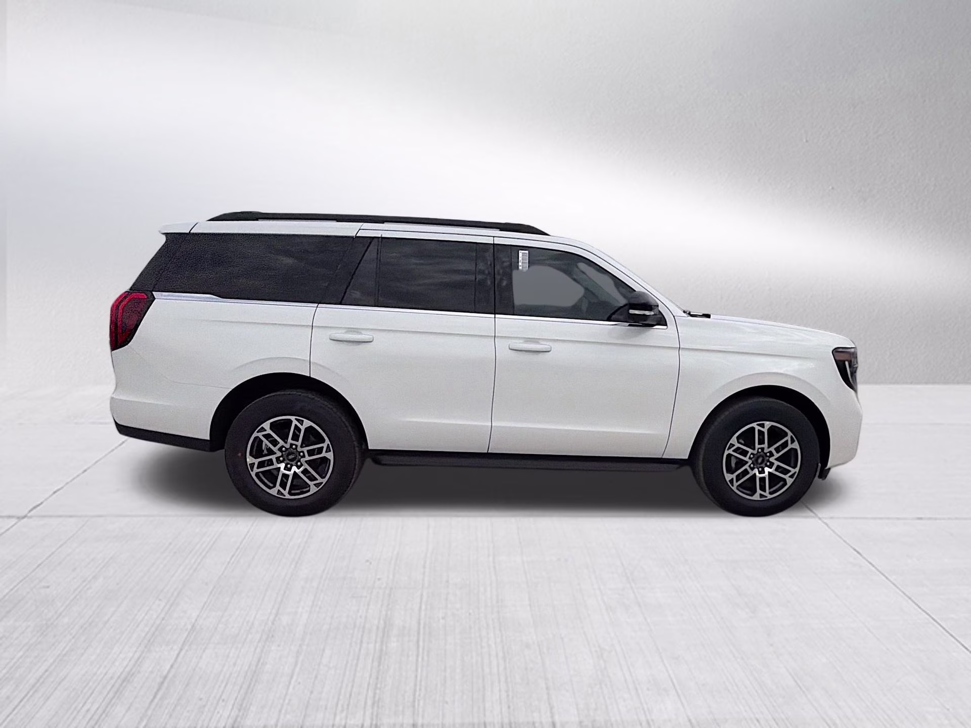 2026 Star White Metallic Tri-Coat Ford Expedition Active RWD SUV