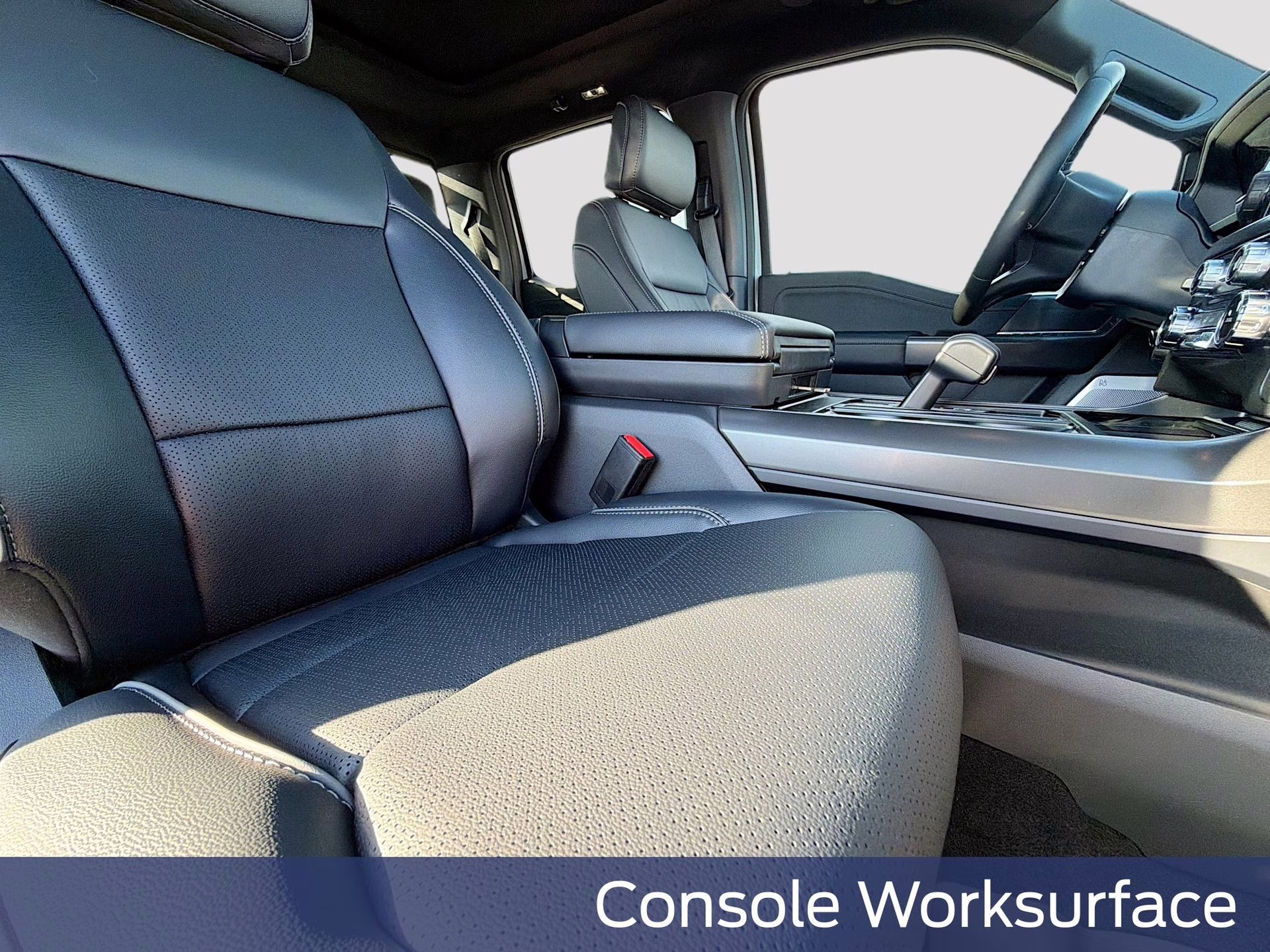 2026 Avalanche Ford F-150 Lariat 4X4 Truck