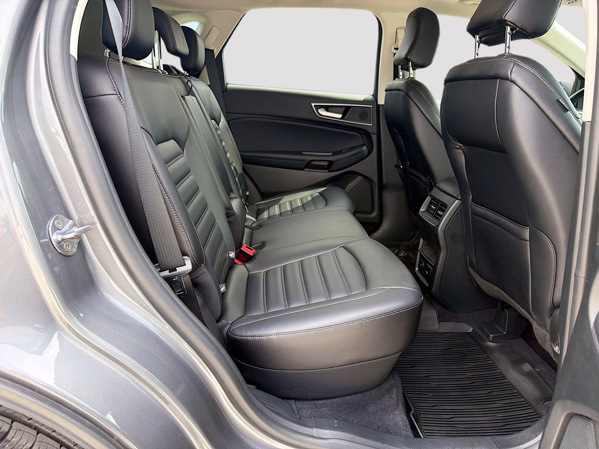 2024 Carbonized Gray Metallic Ford Edge SEL AWD SUV