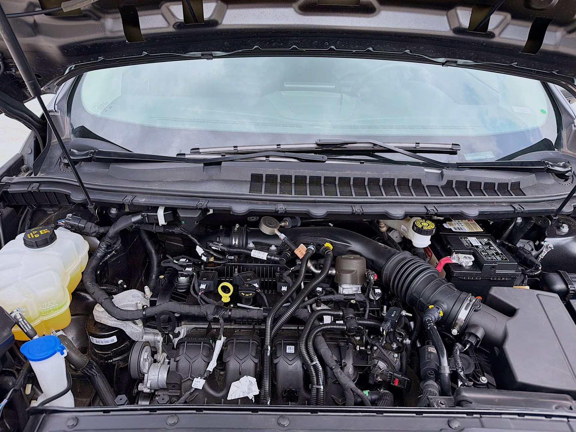 2024 Carbonized Gray Metallic Ford Edge SEL AWD SUV