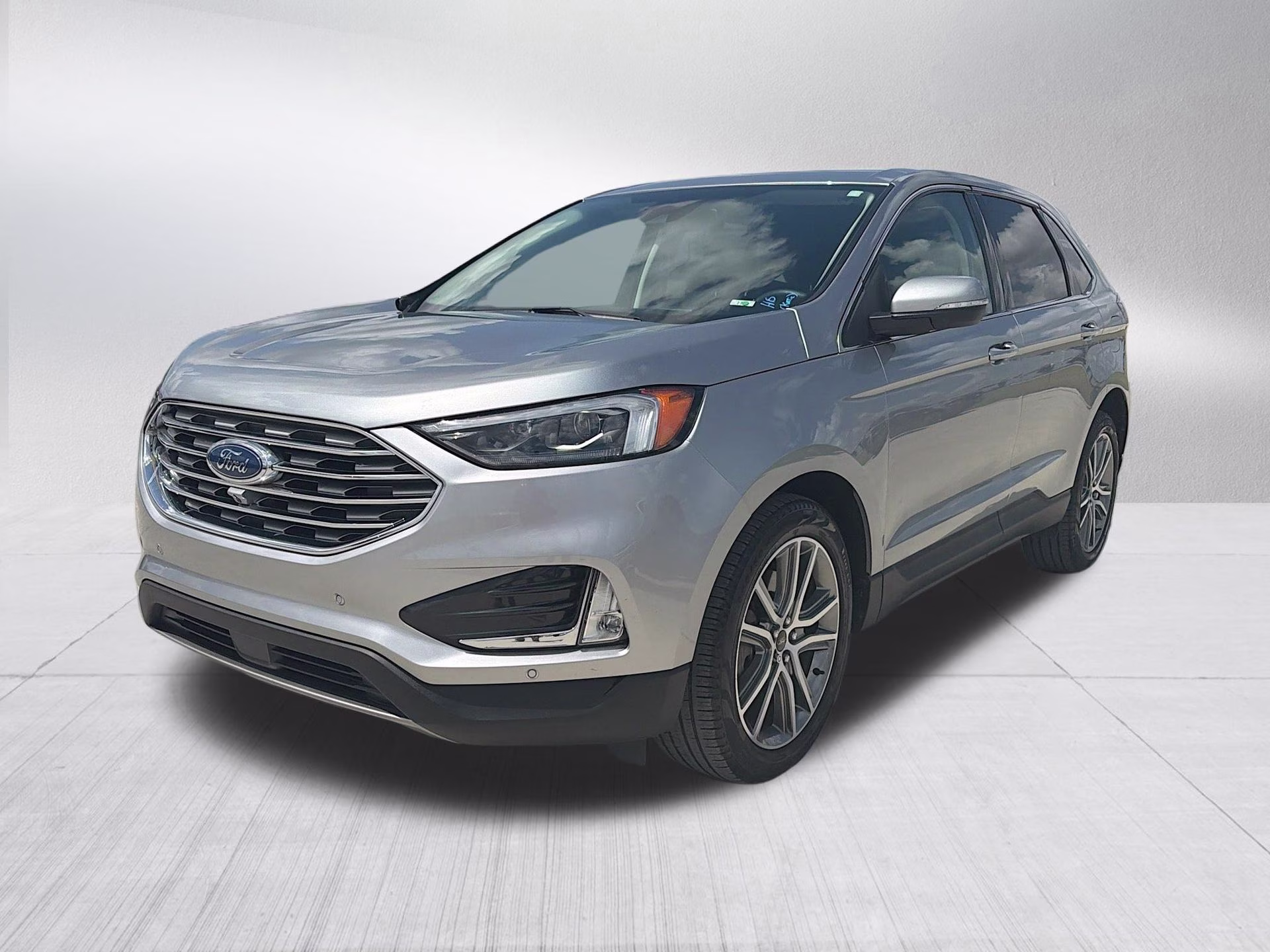 2024 Silver Metallic Ford Edge Titanium AWD SUV