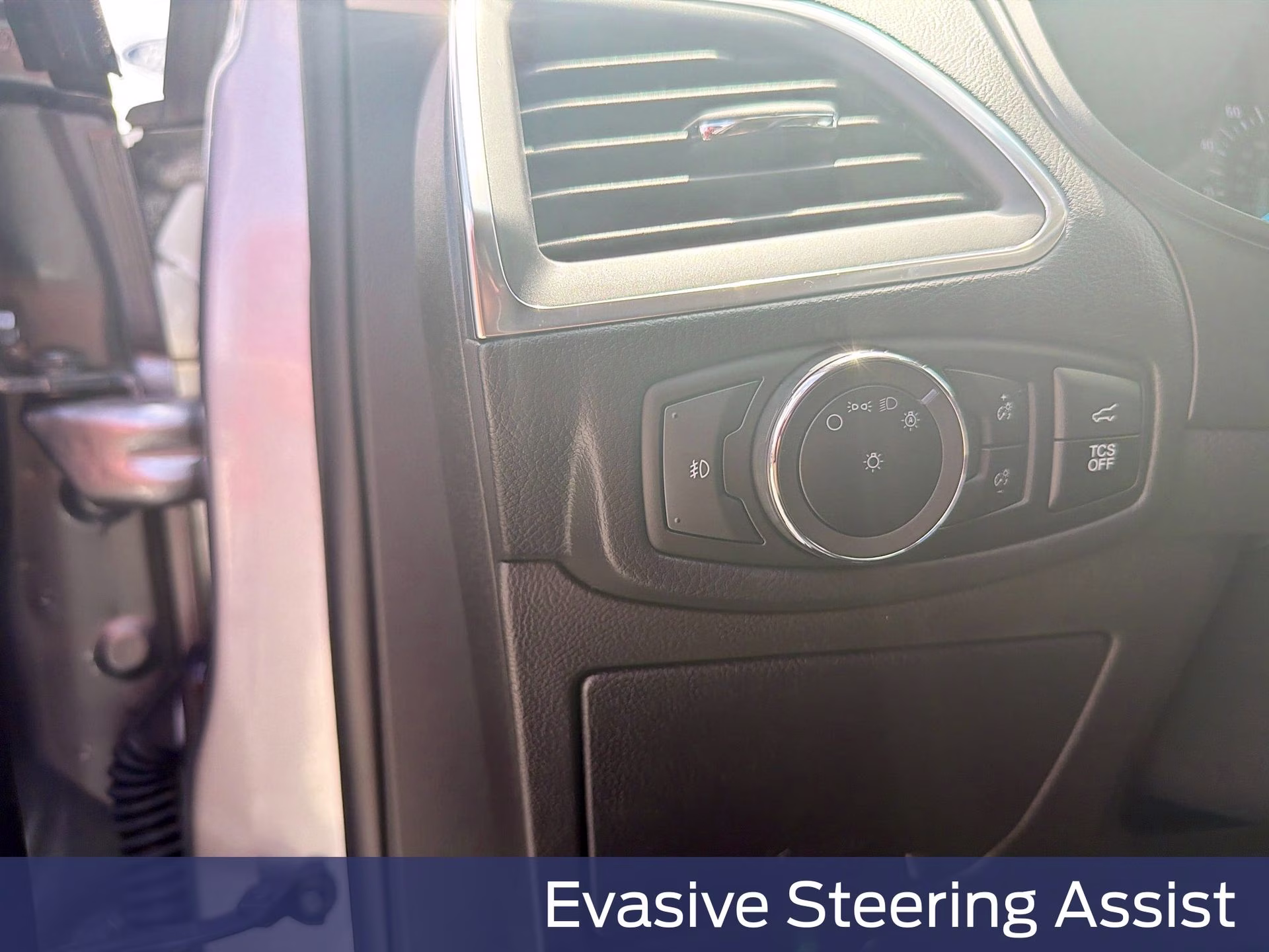 2024 Silver Metallic Ford Edge Titanium AWD SUV