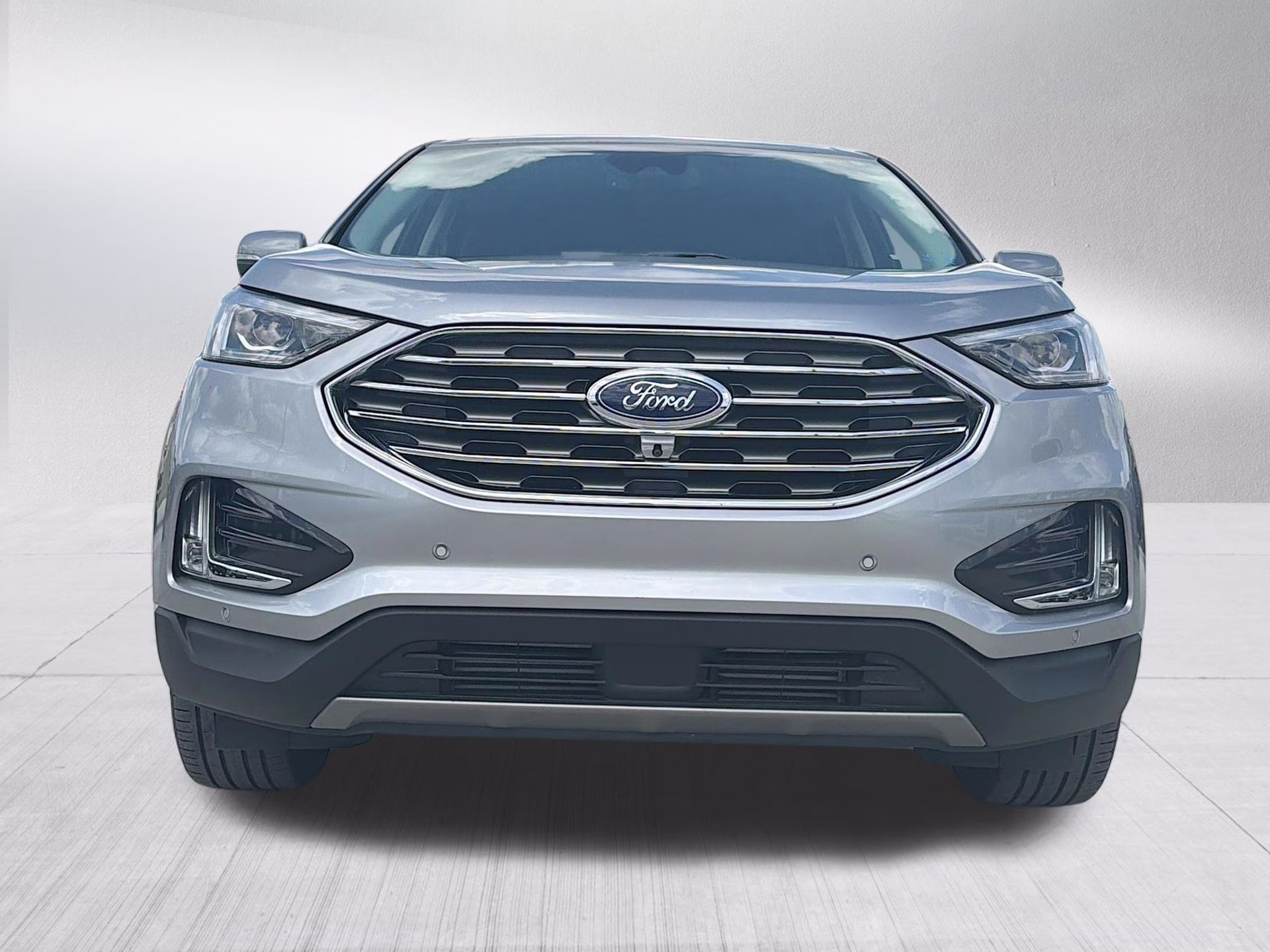 2024 Silver Metallic Ford Edge Titanium AWD SUV