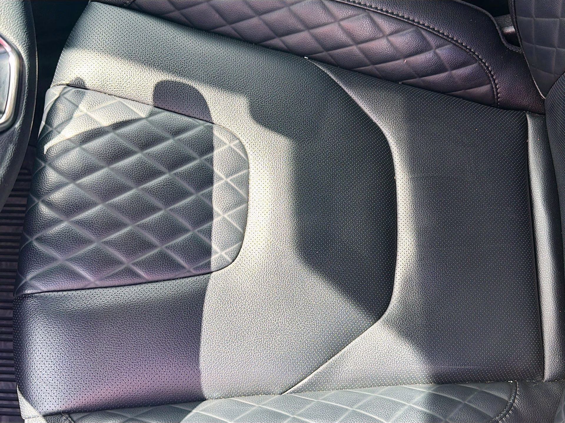 2024 Silver Metallic Ford Edge Titanium AWD SUV
