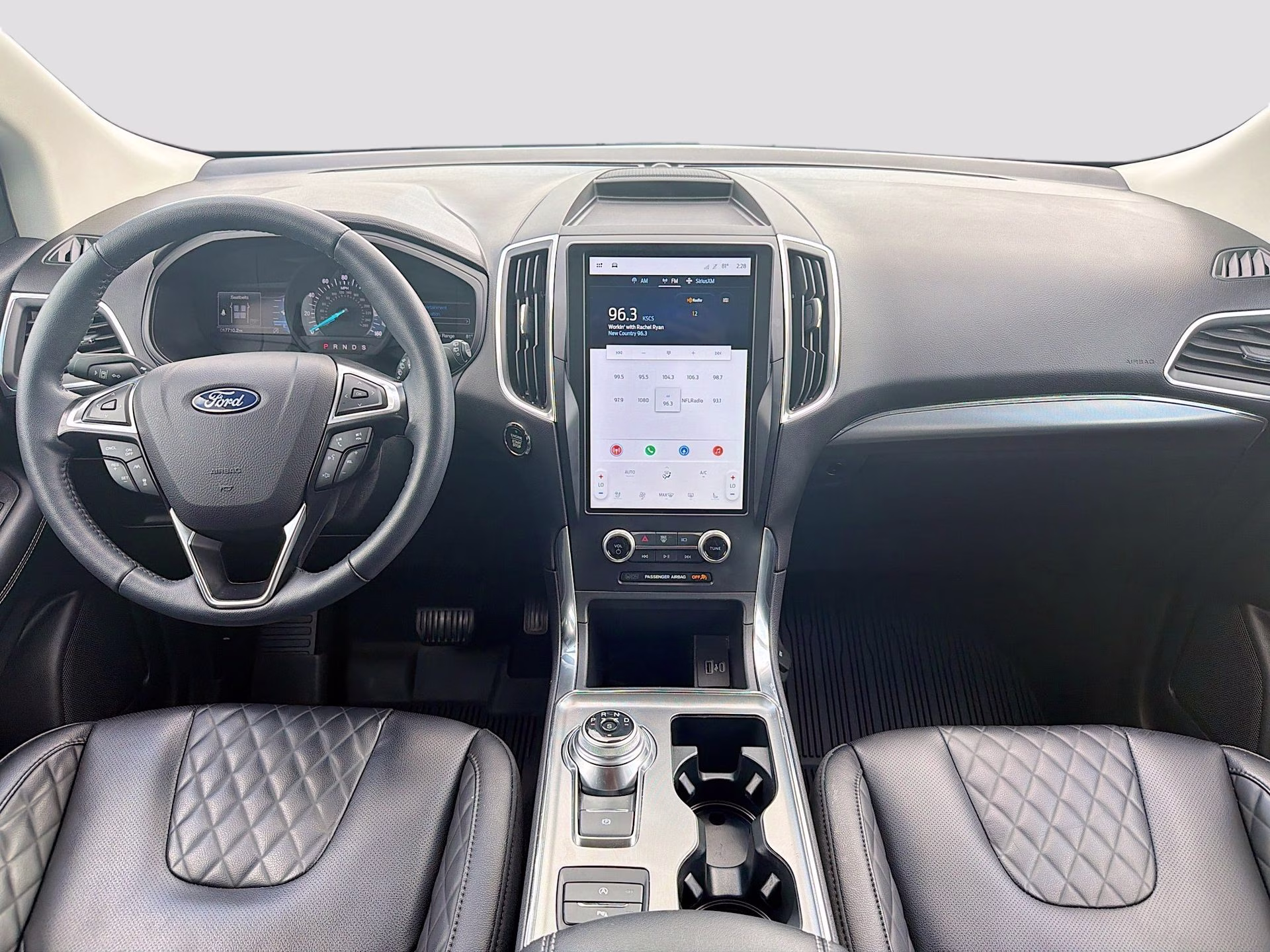 2024 Silver Metallic Ford Edge Titanium AWD SUV