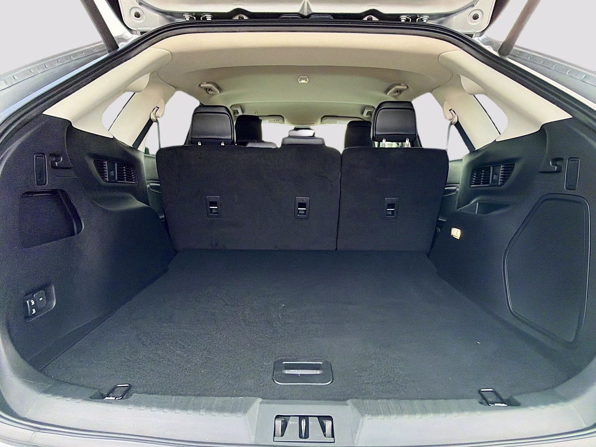 2024 Silver Metallic Ford Edge Titanium AWD SUV