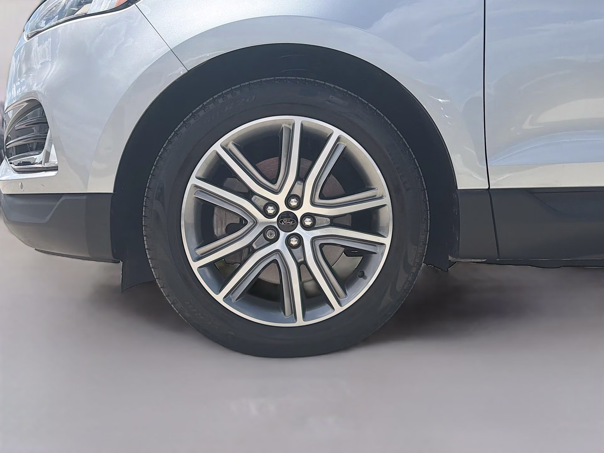 2024 Silver Metallic Ford Edge Titanium AWD SUV