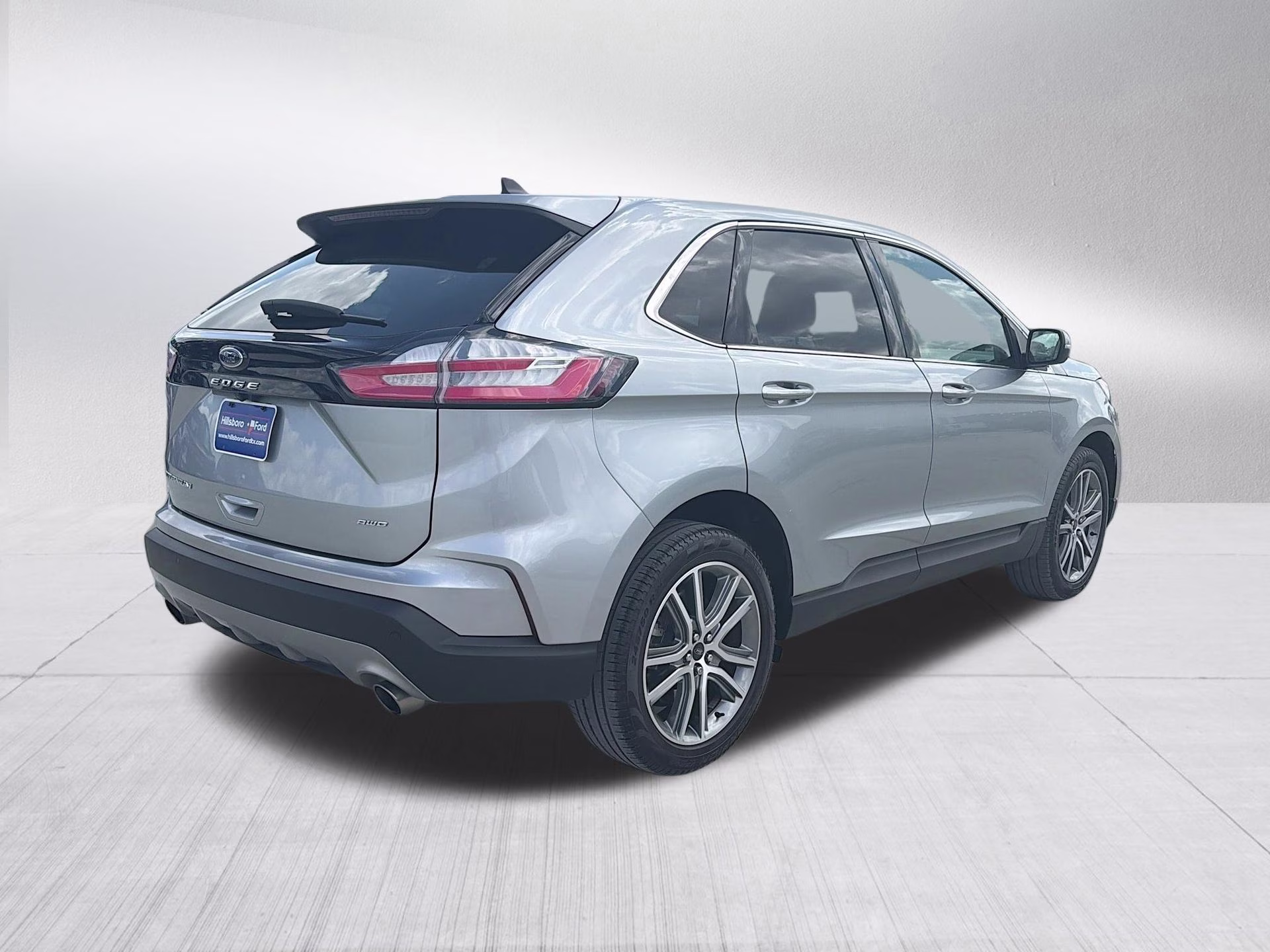 2024 Silver Metallic Ford Edge Titanium AWD SUV