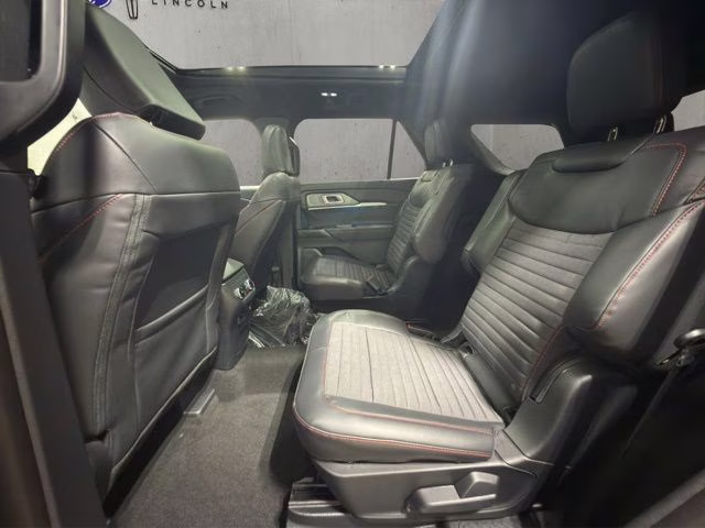 2026 Rapid Red Metallic Tinted Clearcoat Ford Explorer ST-Line 4X4 SUV