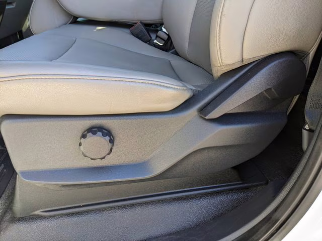 2022 Oxford White Ford Super Duty F-450 DRW XL RWD Chassis