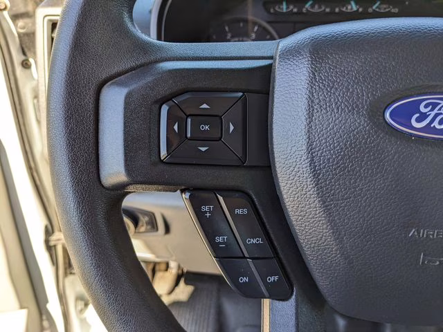 2022 Oxford White Ford Super Duty F-450 DRW XL RWD Chassis