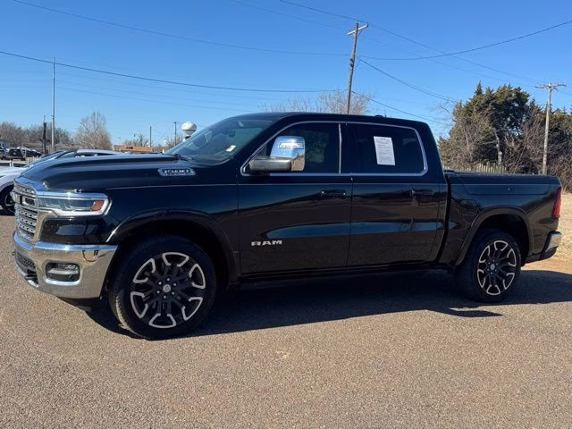2025 Diamond Black Crystal Pearlcoat Ram 1500 Limited 4X4 Truck