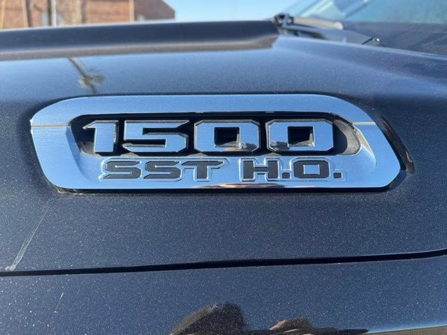 2025 Diamond Black Crystal Pearlcoat Ram 1500 Limited 4X4 Truck