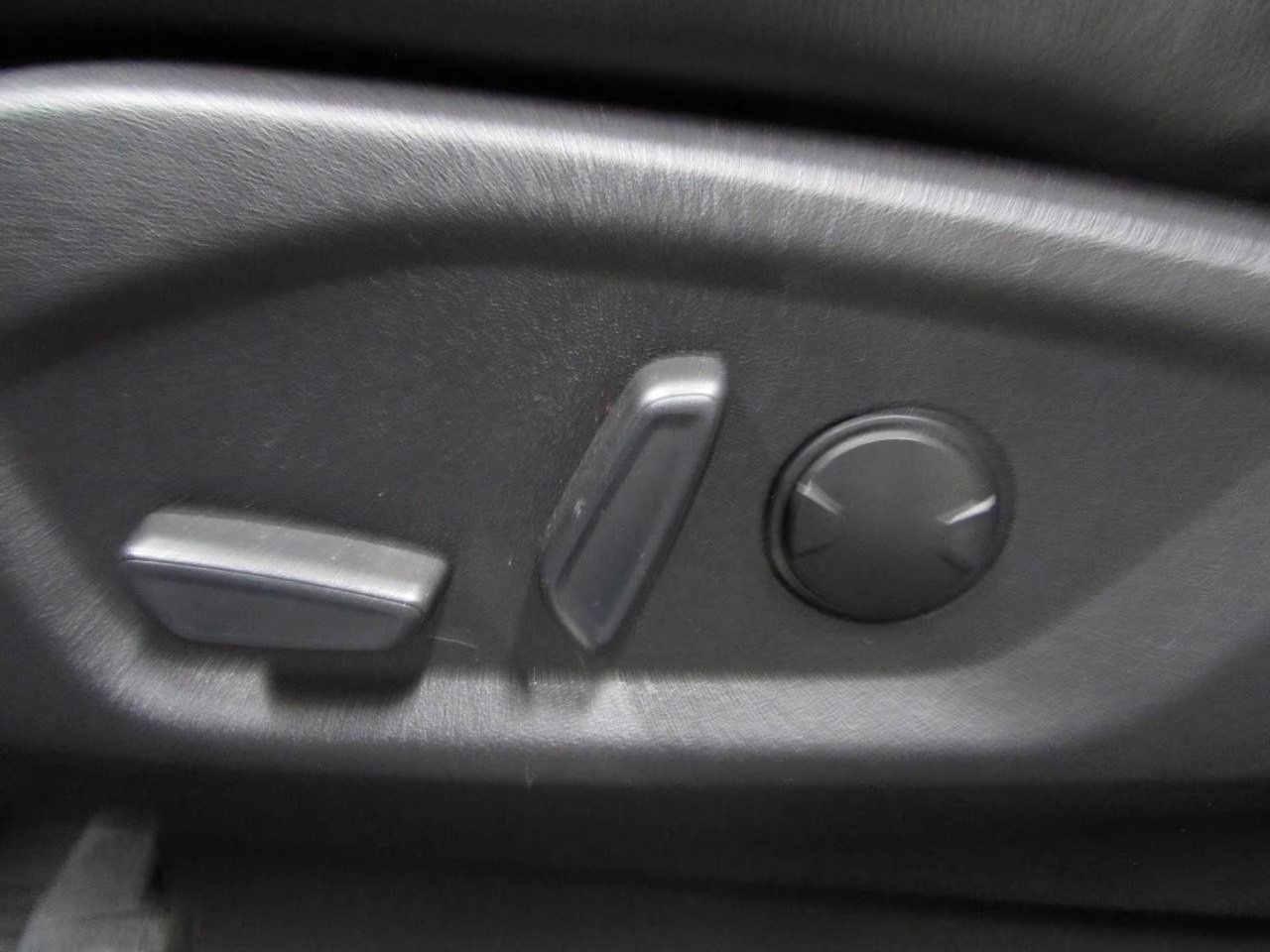 2024 Iconic Silver Metallic Ford Edge ST Line AWD SUV