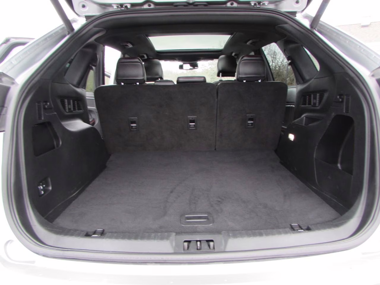 2024 Iconic Silver Metallic Ford Edge ST Line AWD SUV