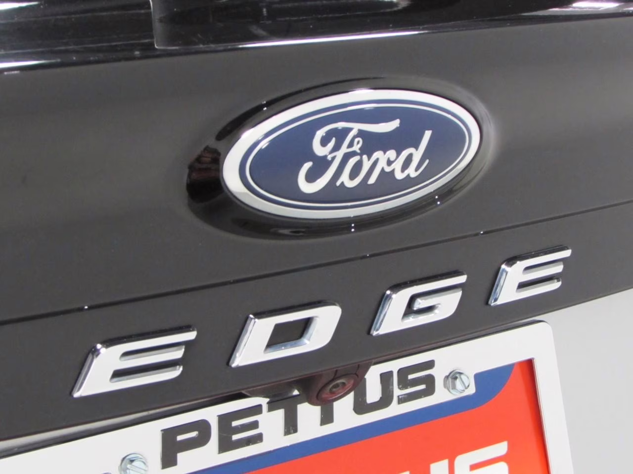 2024 Iconic Silver Metallic Ford Edge ST Line AWD SUV