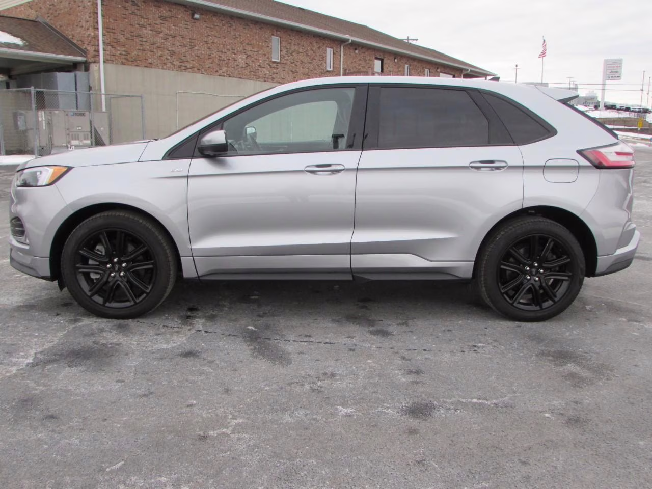 2024 Iconic Silver Metallic Ford Edge ST Line AWD SUV