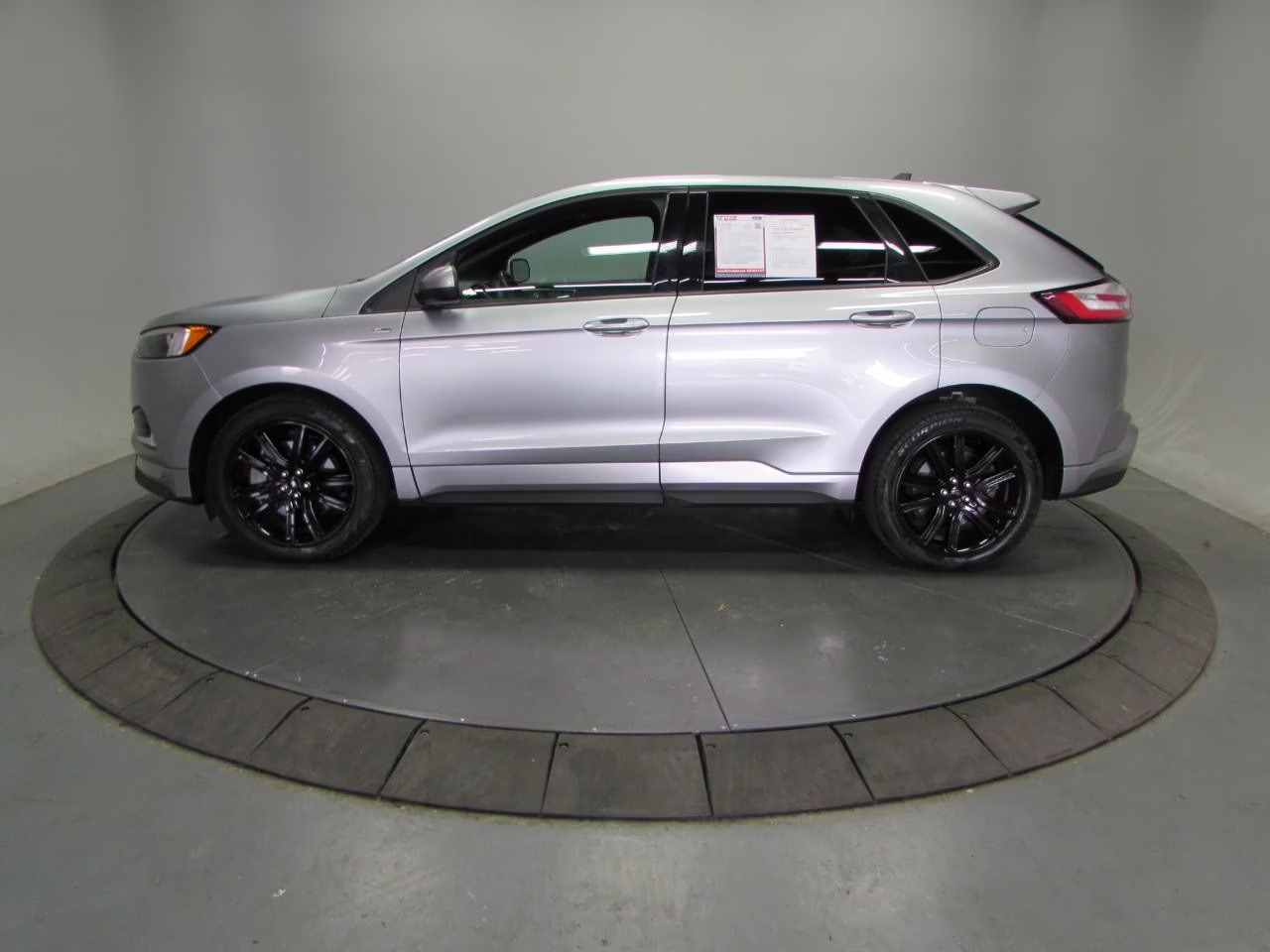 2024 Iconic Silver Metallic Ford Edge ST Line AWD SUV