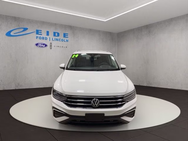 2024 Pure White Volkswagen Tiguan 2.0T SE AWD SUV