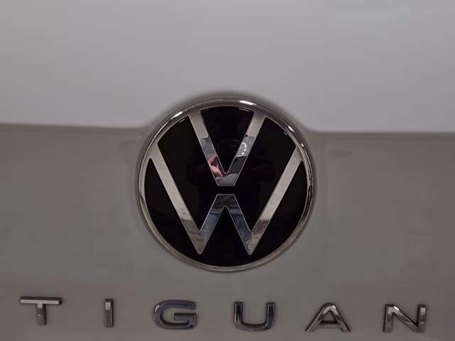 2024 Pure White Volkswagen Tiguan 2.0T SE AWD SUV