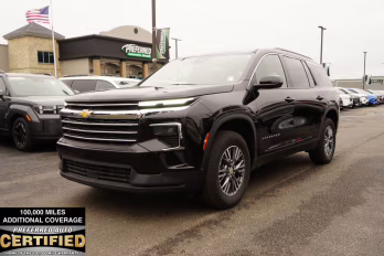 2025 Mosaic Black Metallic Chevrolet Traverse LT AWD SUV